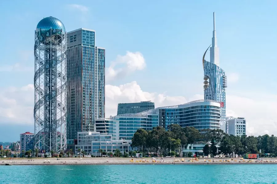 استكشف سحر البحر الأسود: مدينة باتومي